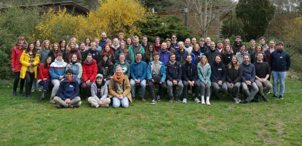 Das Foto zeigt ein Gruppenbild von den Mitarbeitenden des RLI.